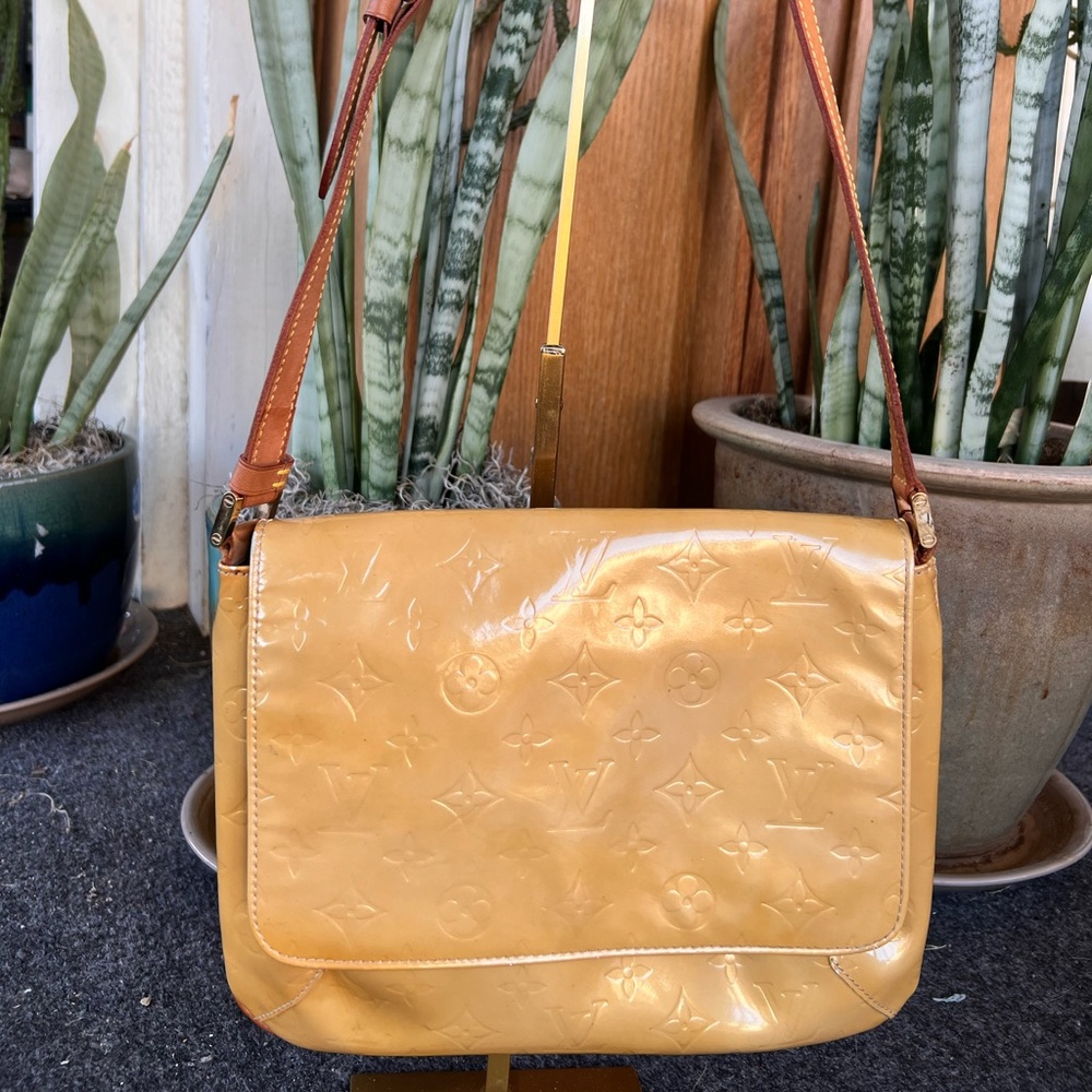 Louis Vuitton Vernis Thompson Shoulder Bag